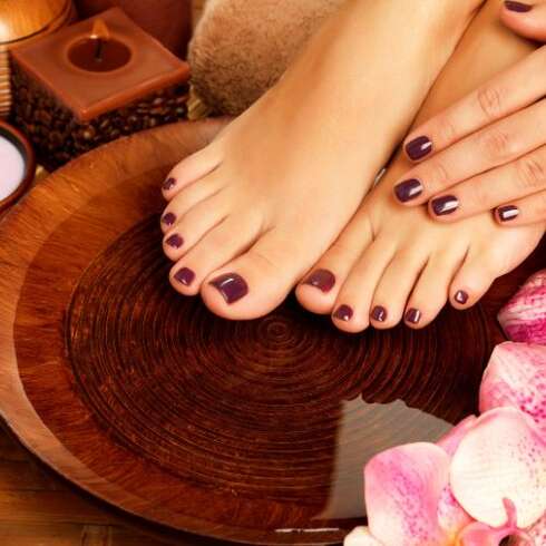 Soin bien-être Pose de vernis gel pédicure russe